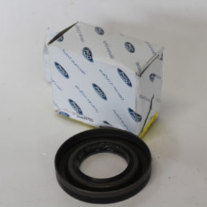Front differential pinion seal