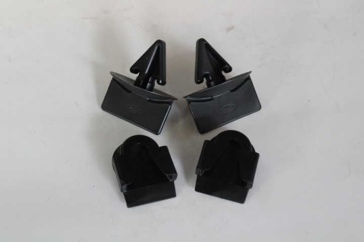 Bumper Retainer Kit - 3 door RS & RS500