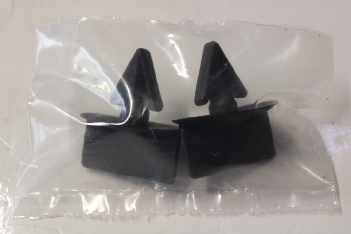 Bumper Thumb Screw Retainer Pair