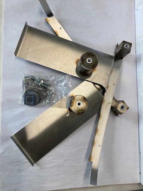 Bumper Support Bracket Kit RS500 & RS 3Door